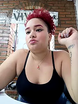 Snapshot of Curly-98 chatting on 10-30-25, 01:45 Curly-98 online show from 10-30-25, 01:45