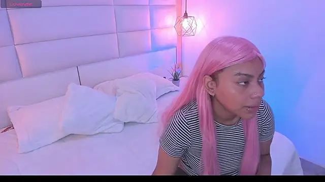 Snapshot of Sofia_clk chatting on 03-12-26, 03:01 Sofia clk online show from 03-12-26, 03:01