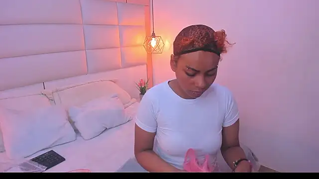 Snapshot of Sofia_clk chatting on 03-24-26, 04:06 Sofia clk online show from 03-24-26, 04:06