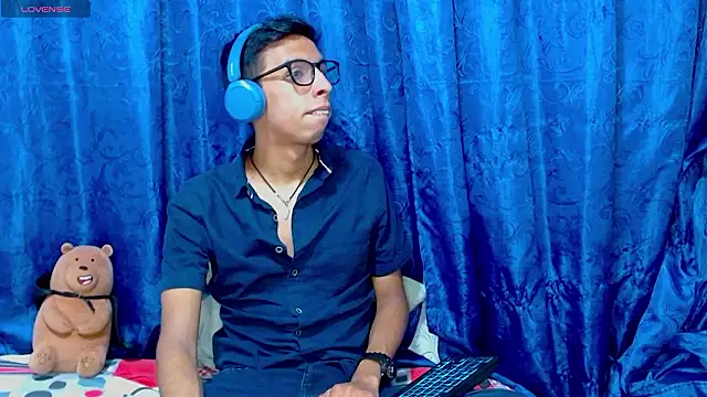 DavTwink3100 online show from 03-15-26, 02:06