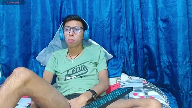 DavTwink3100 online show from 04-22-26, 01:41