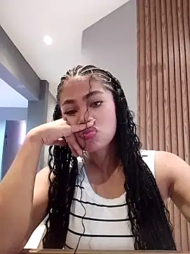 Snapshot of LorenaVarga chatting on 07-18-26, 08:01 LorenaVarga online show from 07-18-26, 08:01