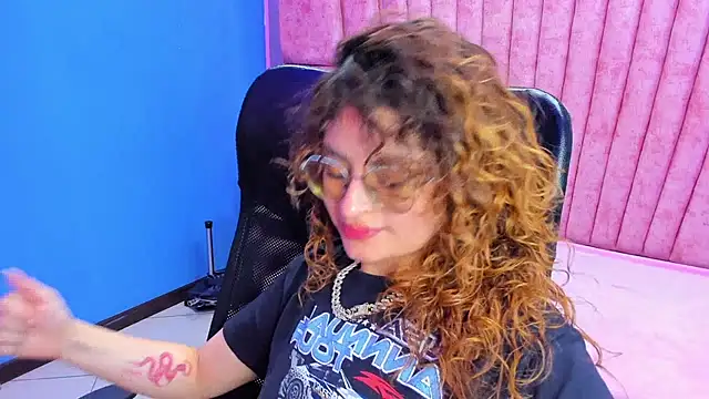 EmiliRouse  online show from 11-09-25, 05:22