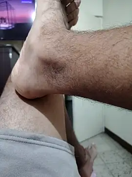 Snapshot of gigant_boy00 chatting on 10-19-25, 03:40 gigant boy00 online show from 10-19-25, 03:40