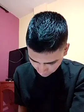 Emiliano Reyes online show from 11-17-25, 02:01