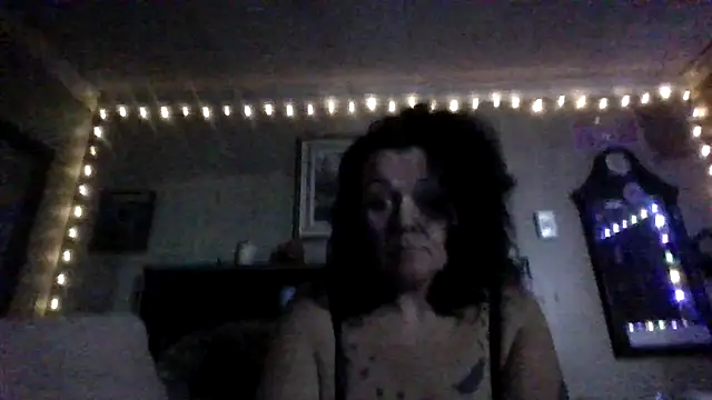 ravenlove1986 online show from 12-15-25, 10:19