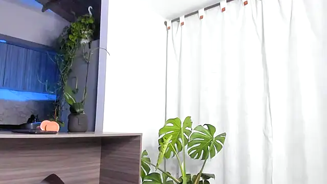 valeriahornier online show from 05-07-26, 01:33