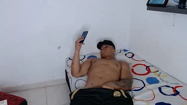 Snapshot of damte_Xx2005 chatting on 10-21-25, 05:52 damte Xx2005 online show from 10-21-25, 05:52