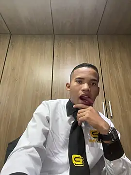 Danielalois online show from 05-19-26, 02:18