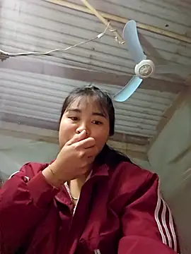 Squirrel-Pear online show from 11-20-25, 09:14