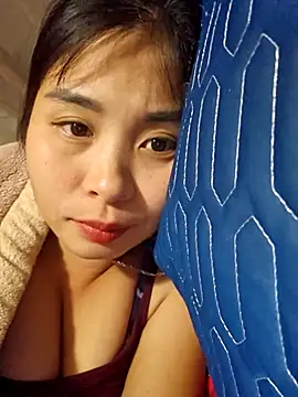 Squirrel-Pear online show from 11-25-25, 01:55