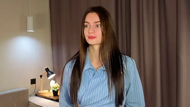 Snapshot of RosaMunoz_ chatting on 10-20-25, 05:41 RosaMunoz online show from 10-20-25, 05:41