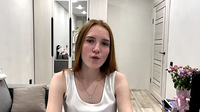 Snapshot of MonoCookie chatting on 10-19-25, 02:18 MonoCookie online show from 10-19-25, 02:18