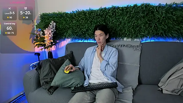 Snapshot of Jackson_Lei chatting on 10-22-25, 06:35 Jackson Lei online show from 10-22-25, 06:35
