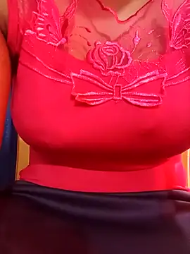 Snapshot of shakunthala96 chatting on 10-21-25, 01:39 shakunthala96 online show from 10-21-25, 01:39