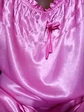 Snapshot of shakunthala96 chatting on 11-05-25, 05:40 shakunthala96 online show from 11-05-25, 05:40