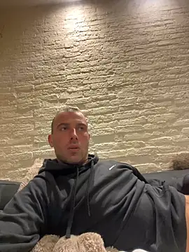 Rotteei1 online show from 11-26-25, 08:32