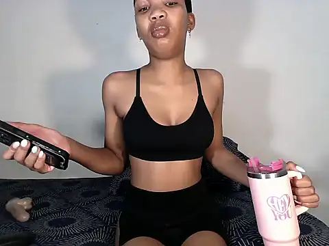 MinnieBee101 online show from 11-23-25, 10:37