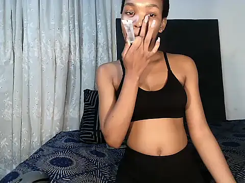 MinnieBee101 online show from 02-15-26, 04:58