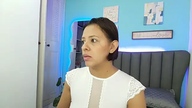 Aria Russo online show from 11-06-25, 02:51