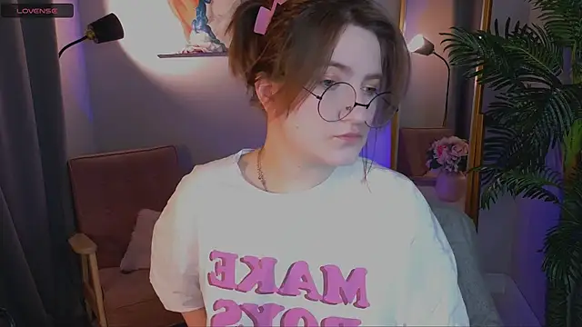 Snapshot of fairy_tara chatting on 03-31-26, 06:36 fairy tara online show from 03-31-26, 06:36