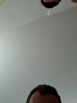 Snapshot of Valrad1984 chatting on 10-21-25, 08:26 Valrad1984 online show from 10-21-25, 08:26