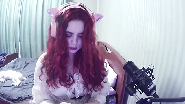 Snapshot of MadamDestiny chatting on 10-26-25, 06:25 MadamDestiny online show from 10-26-25, 06:25