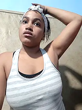 NahomiWalker  online show from 11-07-25, 12:32