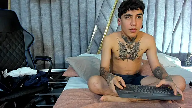 Snapshot of SantiOlsen chatting on 10-19-25, 05:57 SantiOlsen online show from 10-19-25, 05:57