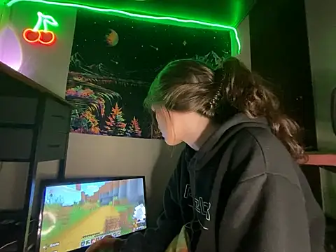 Thedeepwebcutie online show from 03-25-26, 08:42