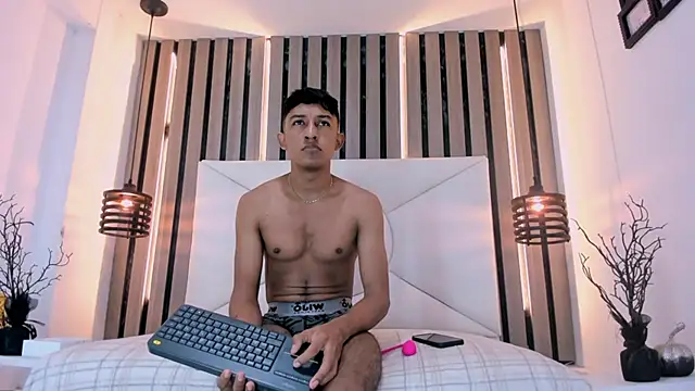 Snapshot of Natzuki_1 chatting on 02-20-26, 11:32 Natzuki 1 online show from 02-20-26, 11:32