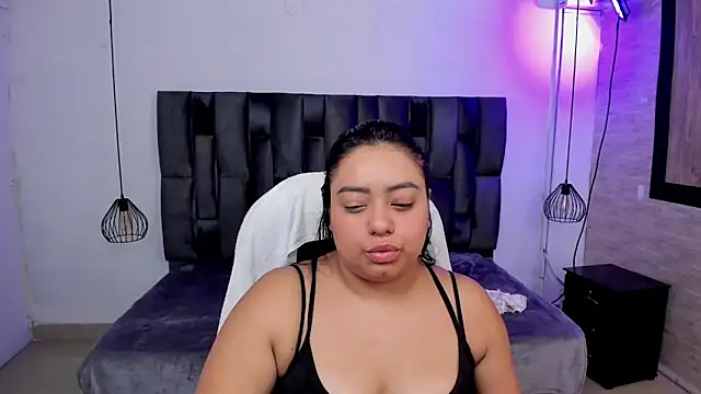 Snapshot of adhara_lune1 chatting on 10-22-25, 01:44 adhara lune1 online show from 10-22-25, 01:44