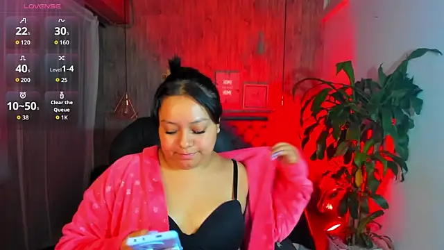 Snapshot of adhara_lune1 chatting on 10-25-25, 03:25 adhara lune1 online show from 10-25-25, 03:25