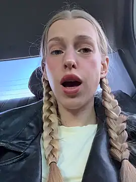 kira mia online show from 04-17-26, 04:10