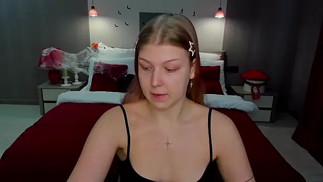 Stella Light online show from 10-31-25, 04:24