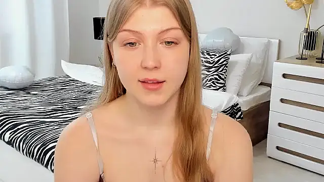 Stella Light online show from 02-12-26, 12:22