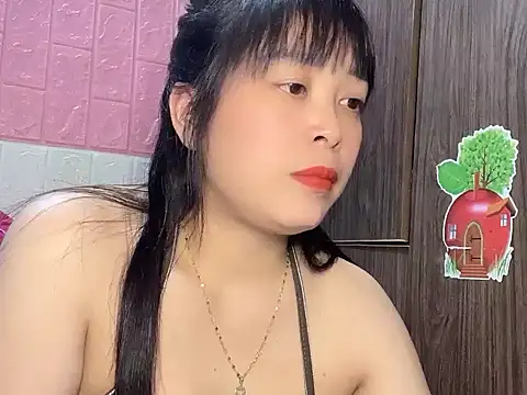 Butterfly kee online show from 11-07-25, 03:12