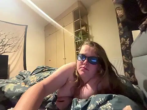 Scarletcum22 online show from 01-12-26, 07:24