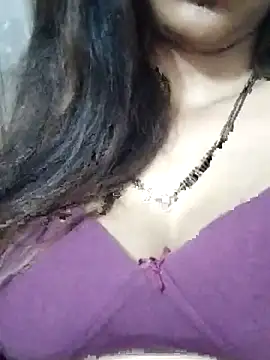 Snapshot of Aaliya_BigBoobs_1 chatting on 03-11-26, 03:40 Aaliya BigBoobs 1 online show from 03-11-26, 03:40