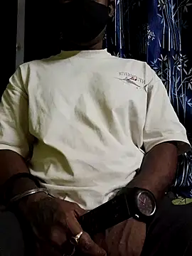 Snapshot of bindasbruno chatting on 11-01-25, 08:11 bindasbruno online show from 11-01-25, 08:11