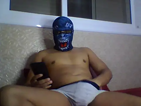 Snapshot of thehardmoroccan93 chatting on 10-24-25, 02:24 thehardmoroccan93 online show from 10-24-25, 02:24