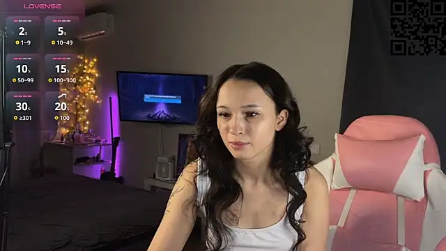 ella simons online show from 11-23-25, 01:05