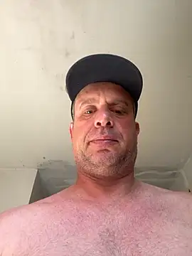 Snapshot of wellingtonmds chatting on 10-24-25, 11:39 wellingtonmds online show from 10-24-25, 11:39