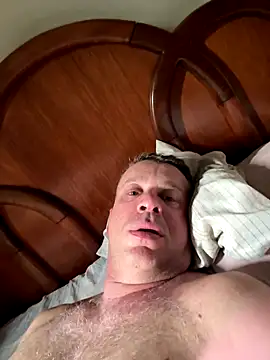 Snapshot of wellingtonmds chatting on 12-14-25, 11:04 wellingtonmds online show from 12-14-25, 11:04