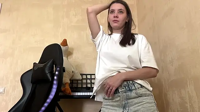 Snapshot of foxyjeny chatting on 10-20-25, 08:26 foxyjeny online show from 10-20-25, 08:26