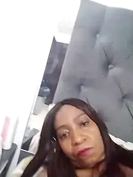 Snapshot of laseducida chatting on 12-14-25, 03:23 laseducida online show from 12-14-25, 03:23