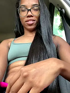 raphaelasoares online show from 12-04-25, 04:27