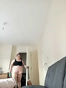 Snapshot of Maya_29x chatting on 10-26-25, 03:51 Maya 29x online show from 10-26-25, 03:51