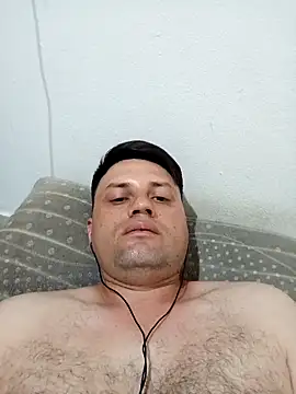 Snapshot of Agusluks_93 chatting on 11-17-25, 03:12 Agusluks 93 online show from 11-17-25, 03:12