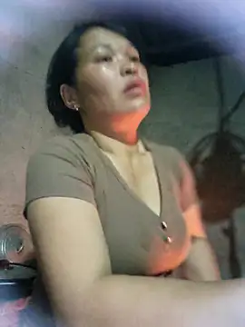 Snapshot of chipu06 chatting on 04-10-26, 12:10 chipu06 online show from 04-10-26, 12:10